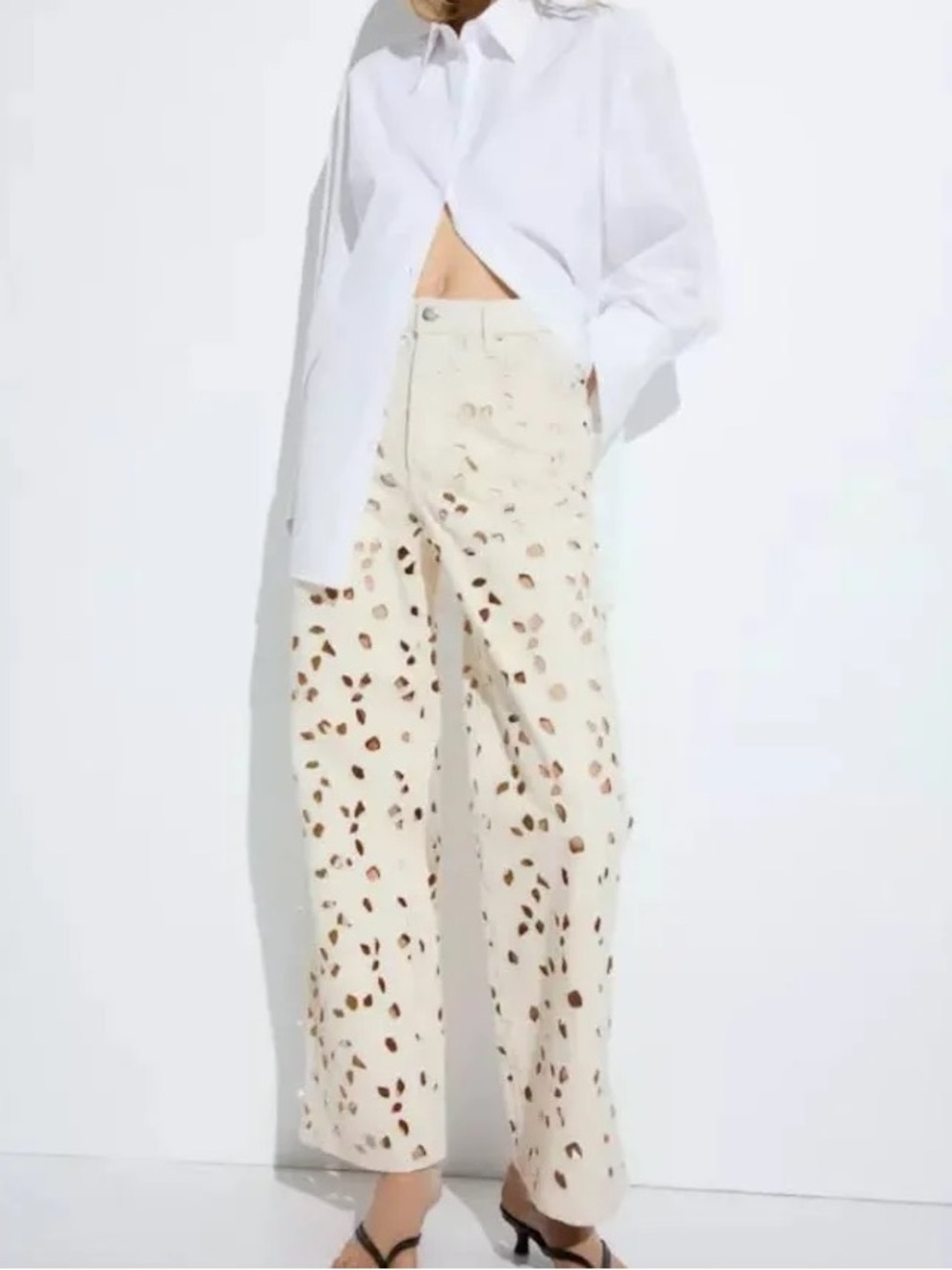H&M eyelet embroidered jeans in cream size 10